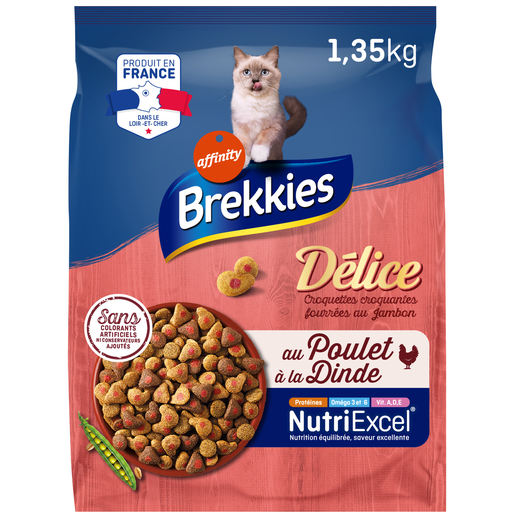 [3700260417705] BREKKIES Adult Cat Dry Food Chicken Turkey Ham 1.35 kg